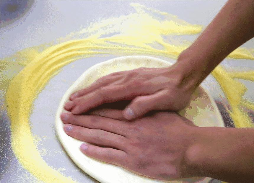 披萨面团气泡多搓不开,披萨面团发不起来怎么回事