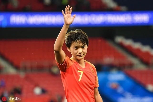 中国第一位足球小姐,中国首位世界足球小姐