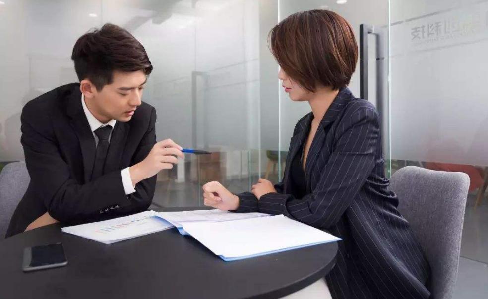 这3个专业抢手毕业后却难找工作,大学报考哪些专业毕业不愁找工作