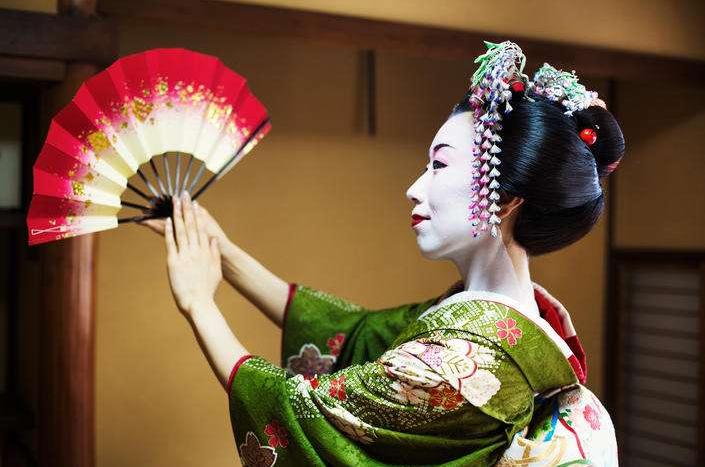 日本贵族折扇特色,日本折扇和中国折扇有什么区别