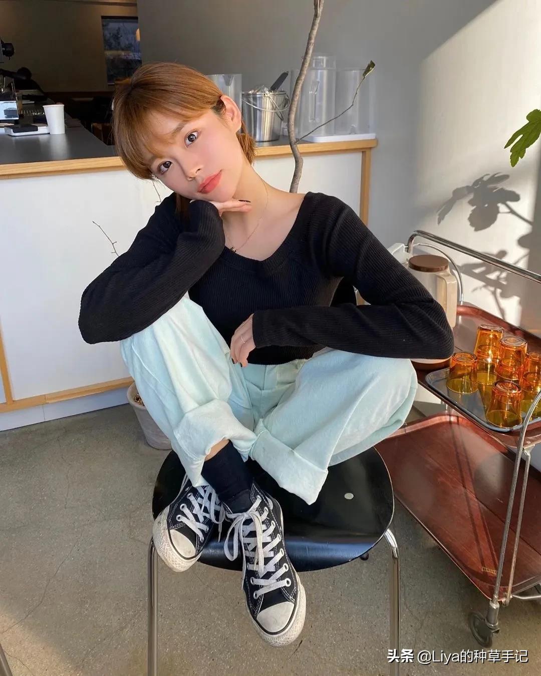 穿错卫衣显胖,宽松卫衣怎么搭配帆布鞋