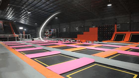 这样的蹦床公园你敢体验吗,世界十大蹦床乐园