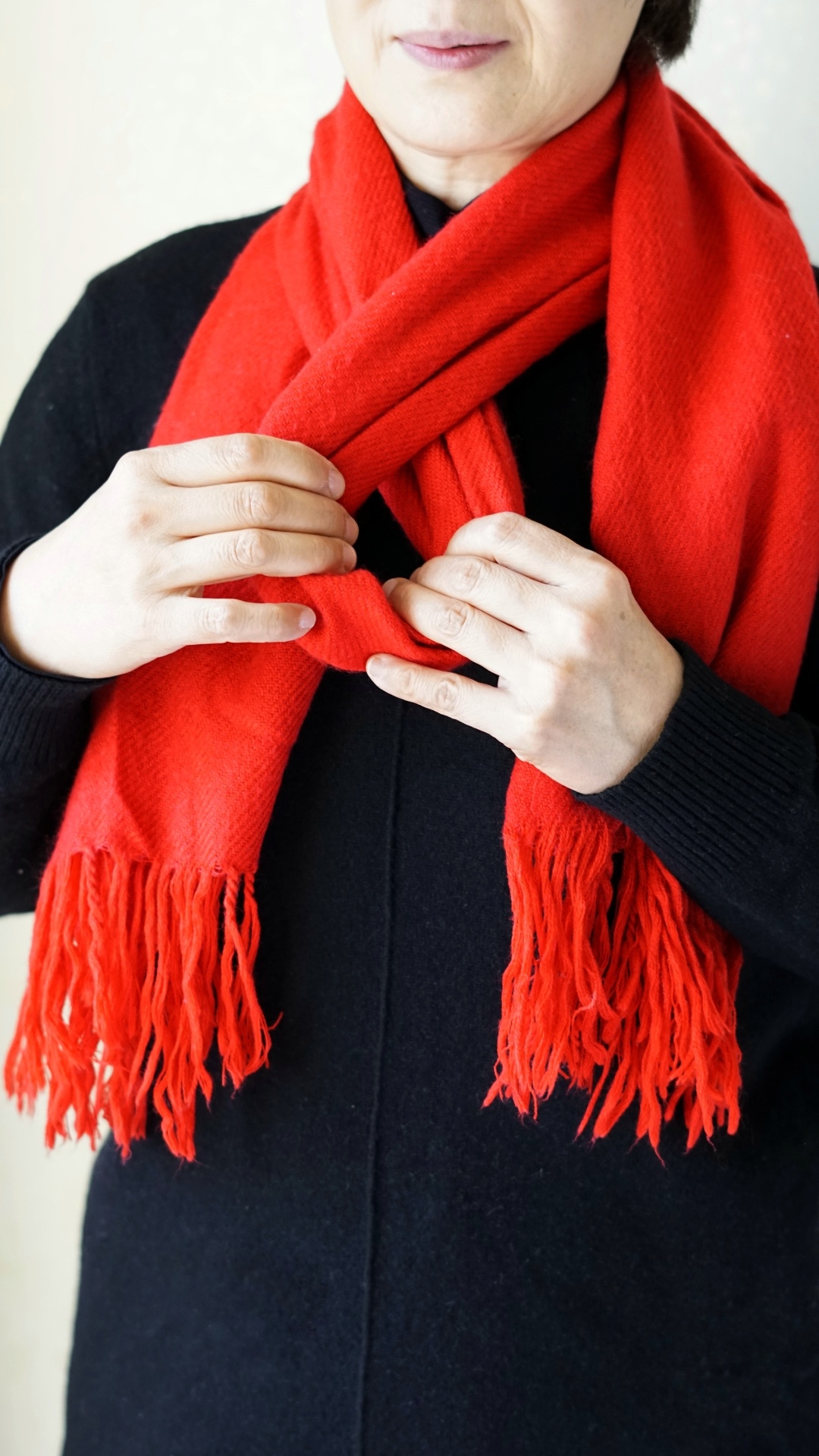 教你围巾系法显瘦搭配,韩式围巾的各种围法慢动作