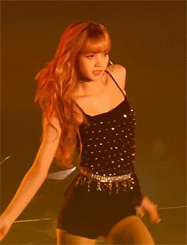 脸大的女生适合哪种脸型,女性脸有4个特征是富贵脸