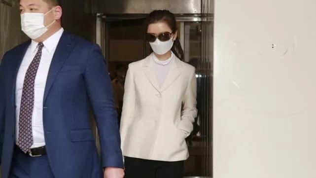 星爷真情告白,星爷财产分配