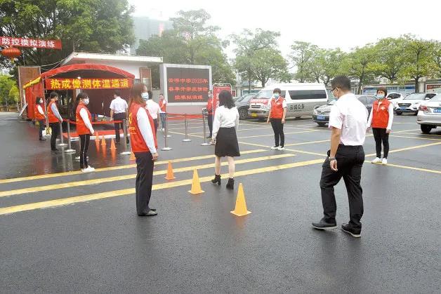 战疫时刻勇担当彰显中国力量,战疫中践初心挺身而出显担当