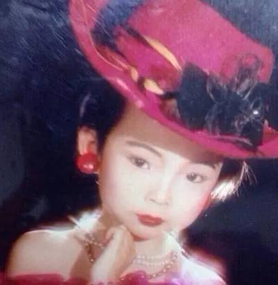 雎晓雯刘雯奚梦瑶何穗机场合影,何穗奚梦瑶刘雯雎晓雯图片