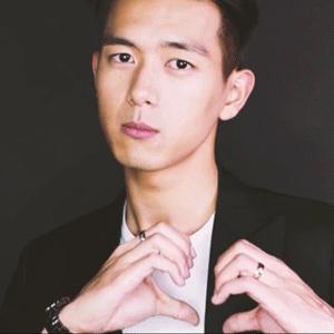 青春期后背爱长痘应该用磨砂膏吗,女生后背上半部分长痘是什么原因