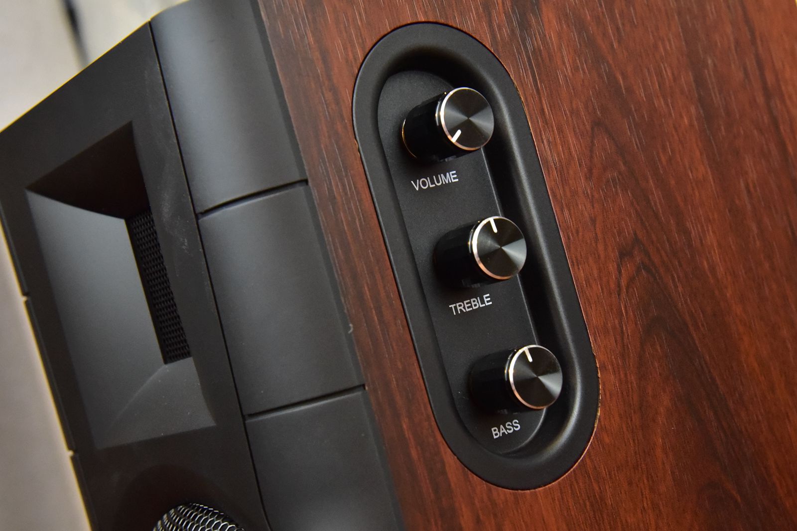 真力和惠威音箱,真力和惠威监听音响哪个好