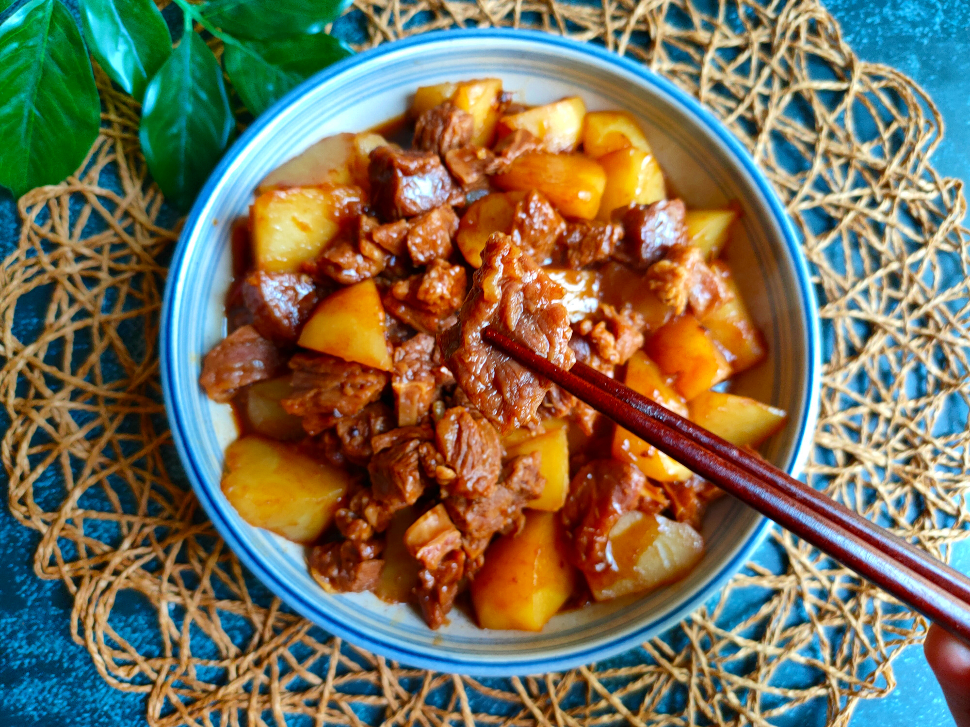 炖牛肉发现水少了,炖牛肉放啤酒能使牛肉软烂么