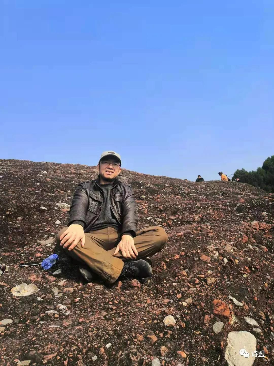 鏈変汉鍘讳簡杩滄柟鏈変汉閫夋嫨铚楀眳,鏈変汉鍘讳簡杩滄柟鏈変汉鍥炰簡鏁呬埂