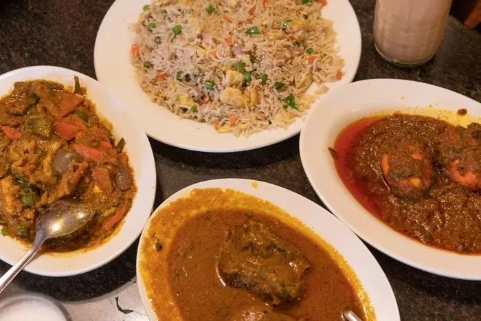 印度加尔各答地铁列车,印度火车站加尔各答