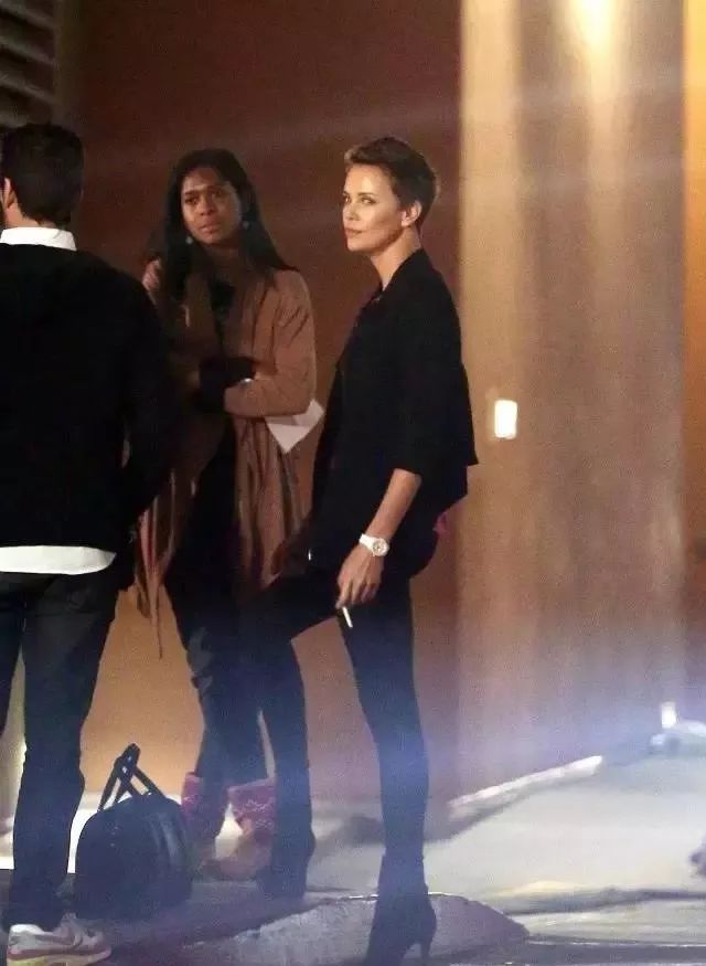 43岁大妈也能变小仙女,40岁还能美回20岁吗