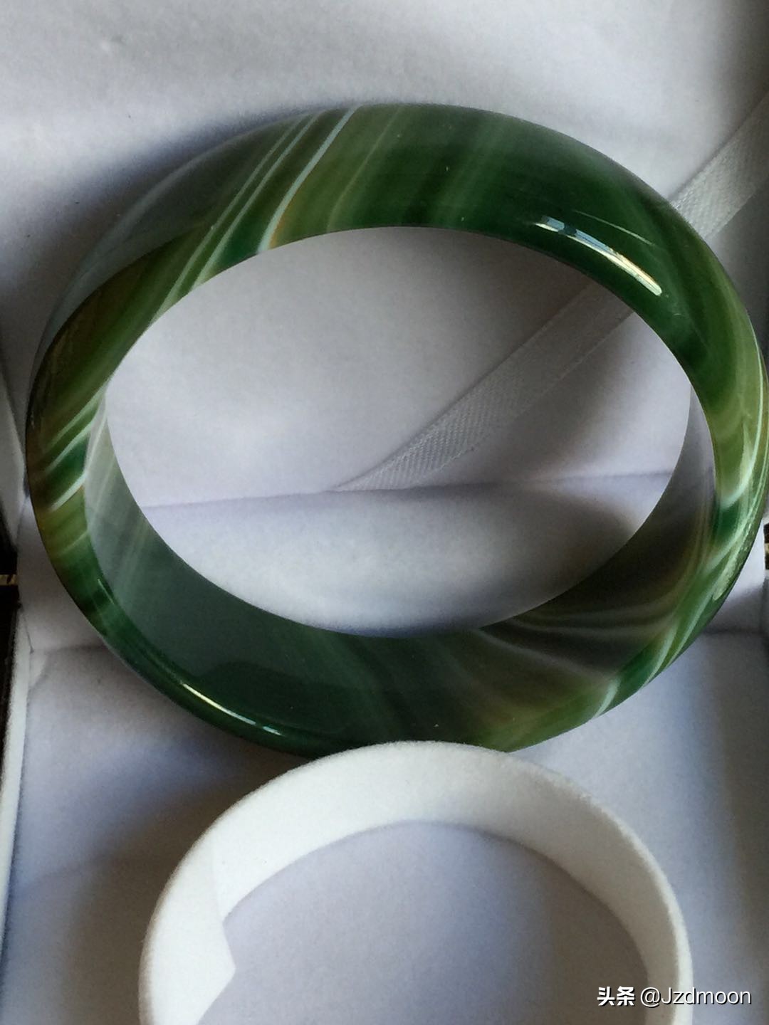 天然玛瑙玉髓手镯宽版,玛瑙手镯天然微瑕