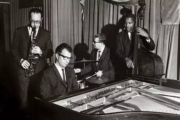 超级英雄加持！漫威迷必抢Oontzair3联名版系列TWS耳机评测