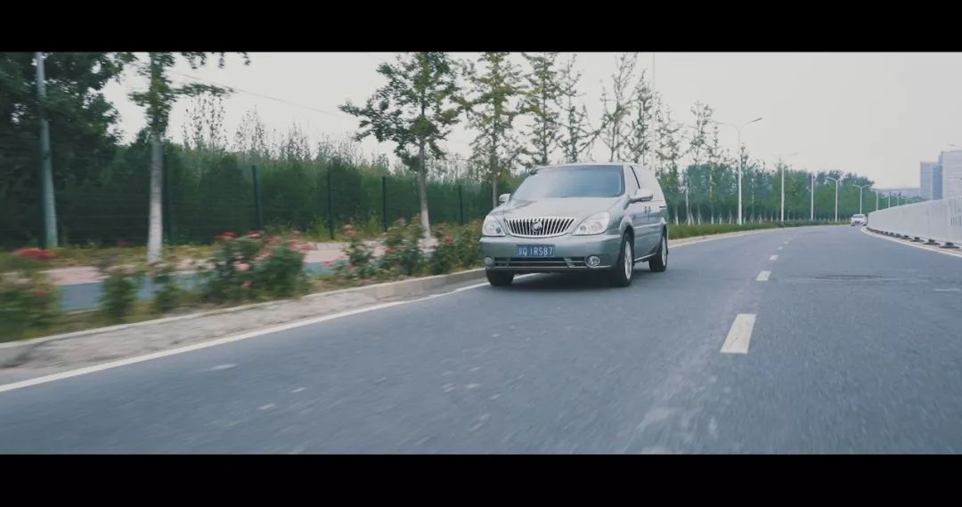 2004年二手别克gl8商务车报价,2010款别克gl8陆尊二手多少钱