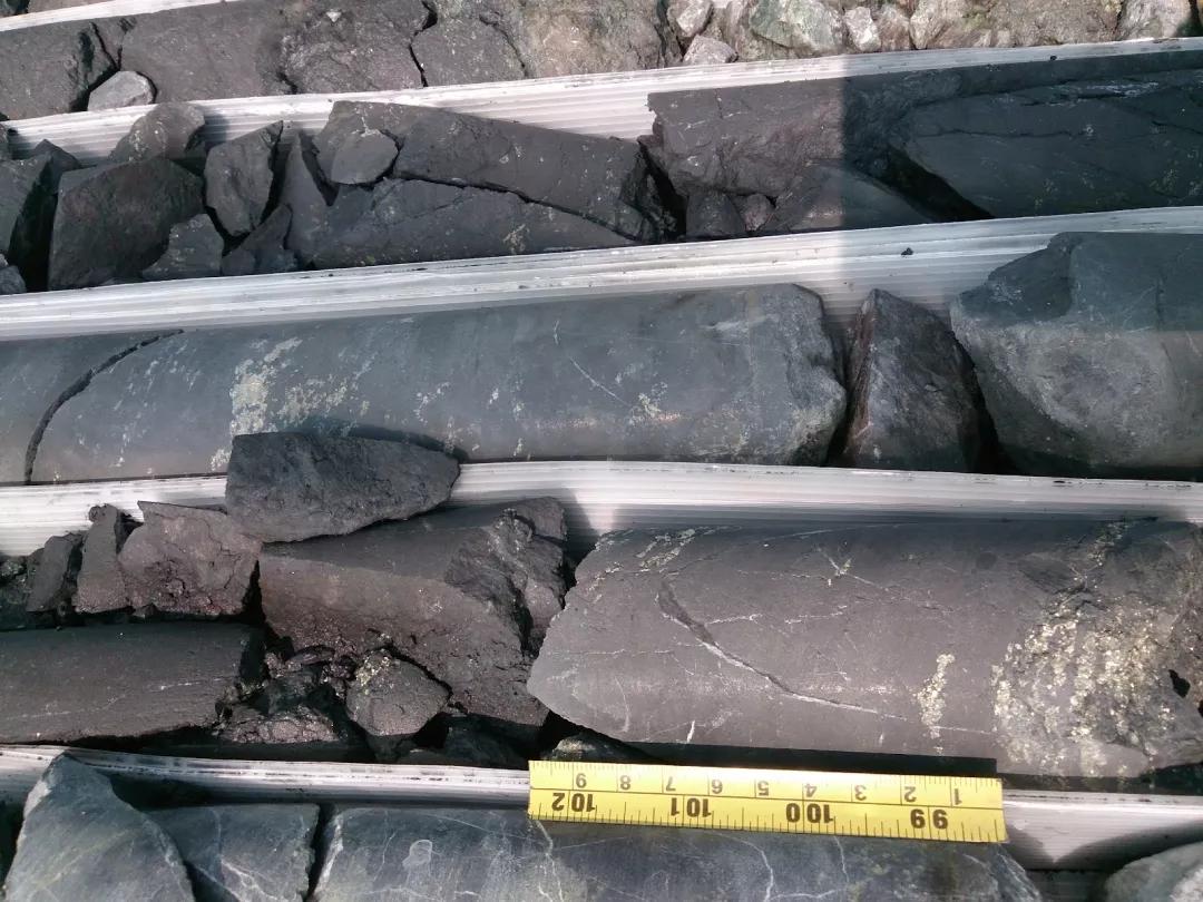 毒贩蛇头，矿山矿车矿石，持枪拦停路虎悍马：真实与偏见的墨西哥