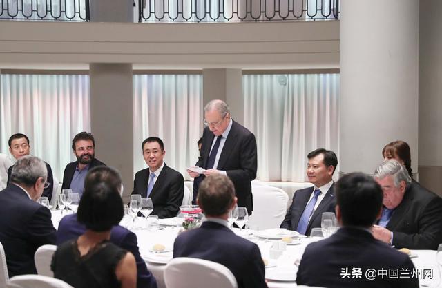 许家印马德里探班青训小球员持续大手笔投入为中国足球青训事业贡献力量