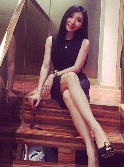 国足队员妻子,盘点新生代国足太太团