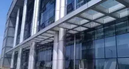 铝板幕墙变形是什么原因,幕墙铝板变形修复