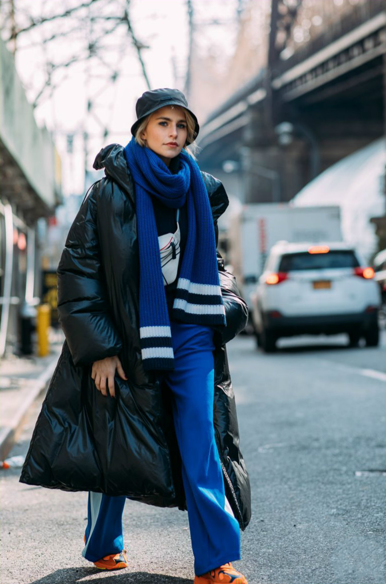 今年流行的条绒阔腿裤小个子穿搭,阔腿裤显瘦裤子保暖又好看