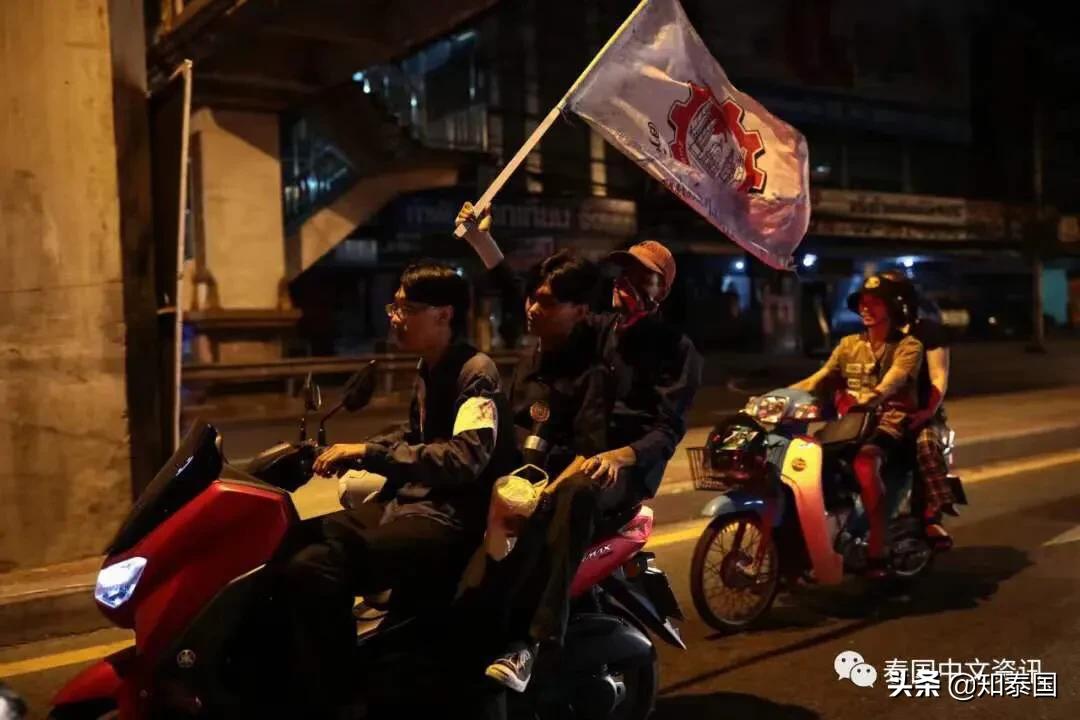 泰国还挺得住吗？*行游**大军直逼十世王皇家护卫队！