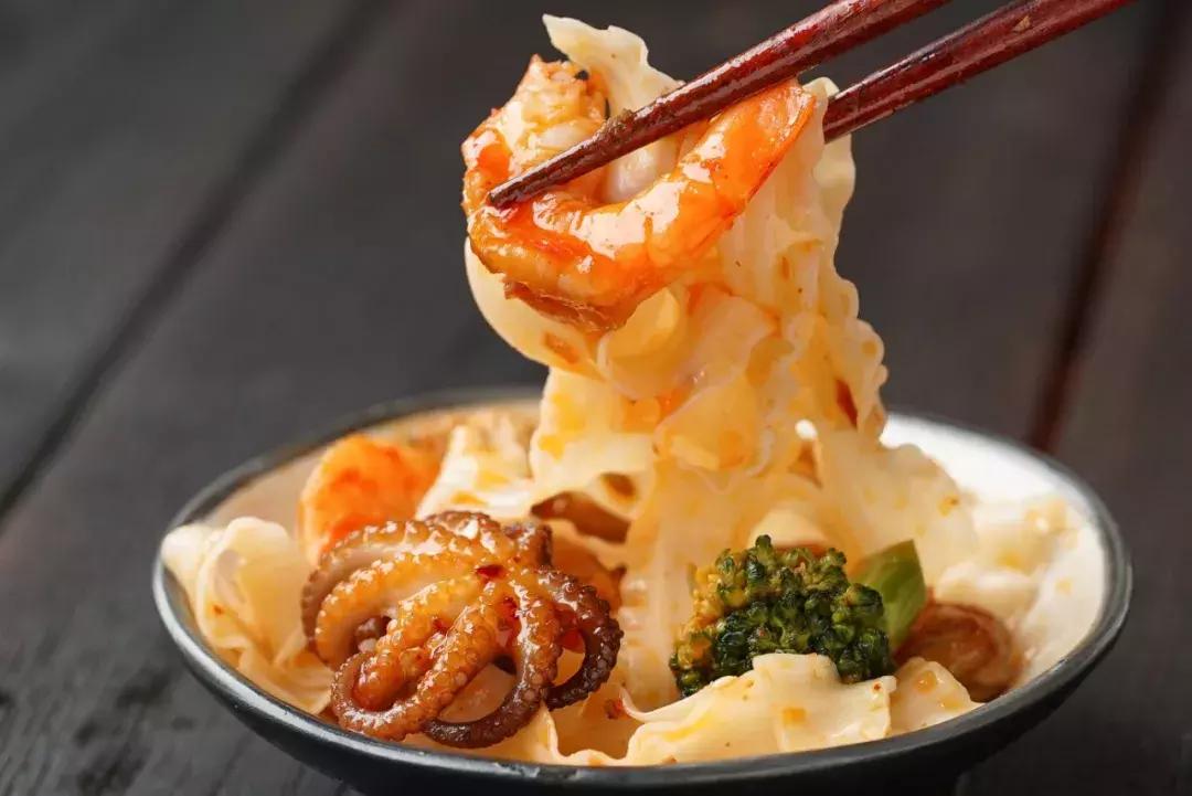 在家怎么做个好吃的麻辣香锅,怎样在家做简单的麻辣香锅