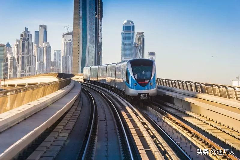 阿联酋国庆节,庆祝第73个国庆节