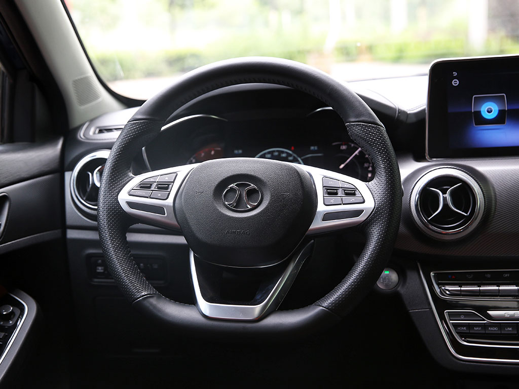 场爷撩车:5.99万起售的SUV如何让5位编辑对它的态度发生大转变?