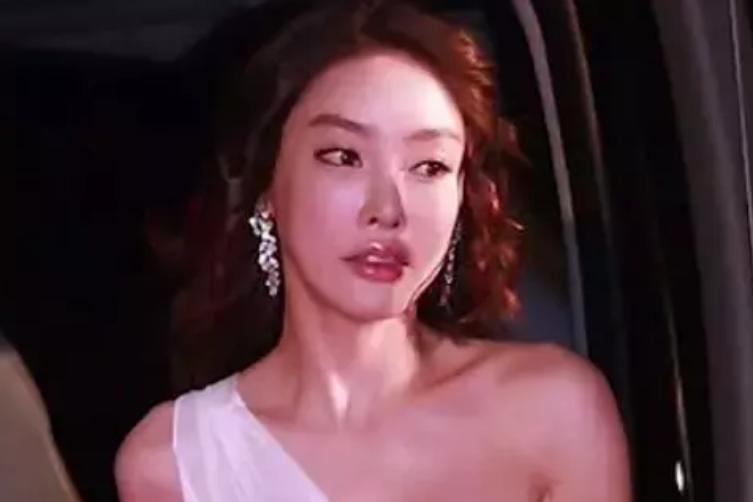 女星自曝遭圈内潜规则,女星自曝曾遭潜规则