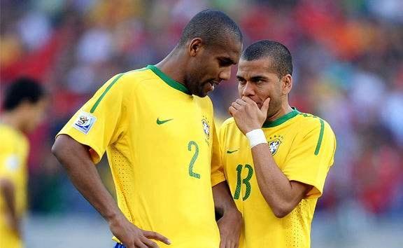 历史最佳右后卫麦孔,实况右后卫用卡福还是麦孔