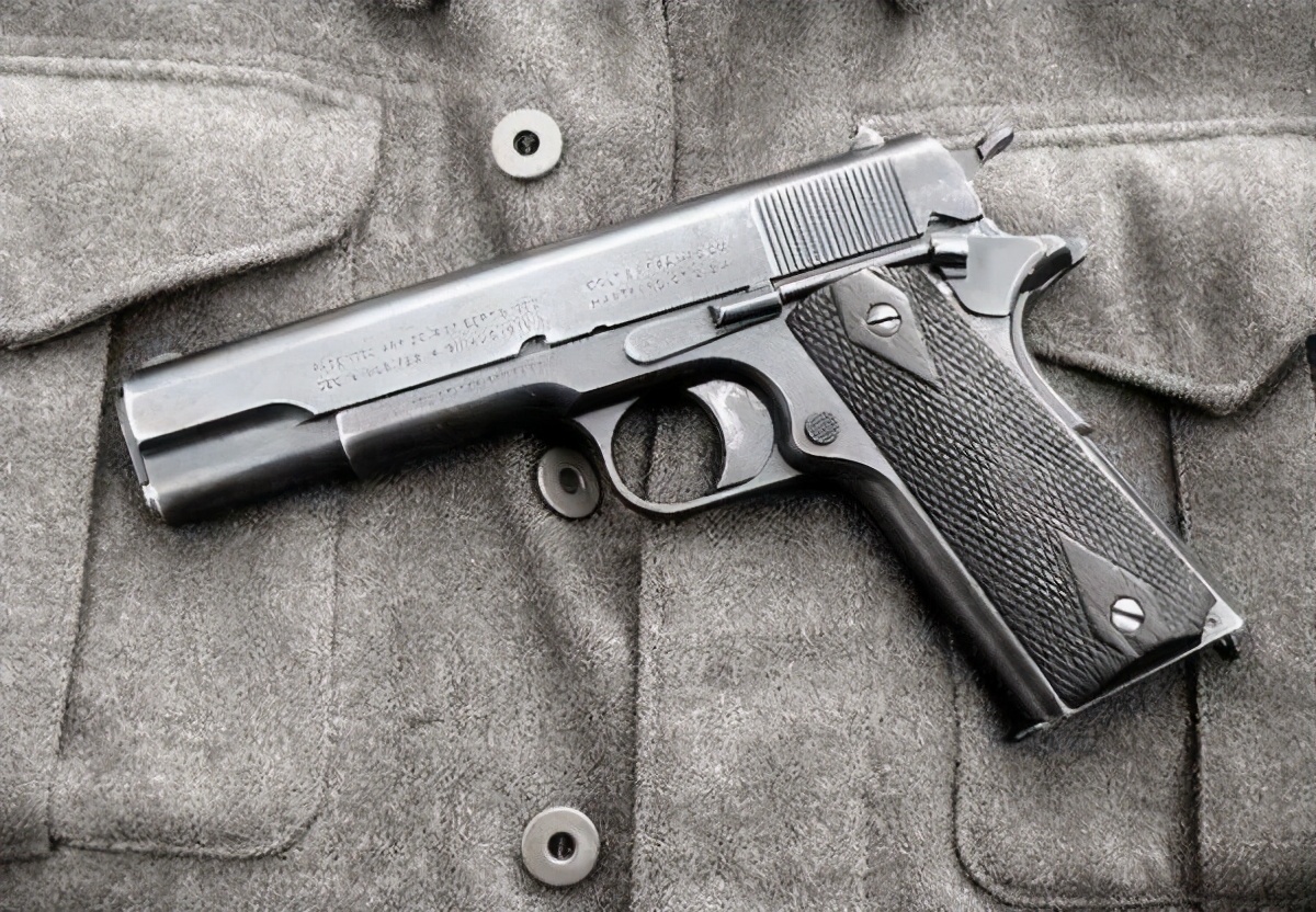 美军战场携带手枪,美军士兵自行购置手枪