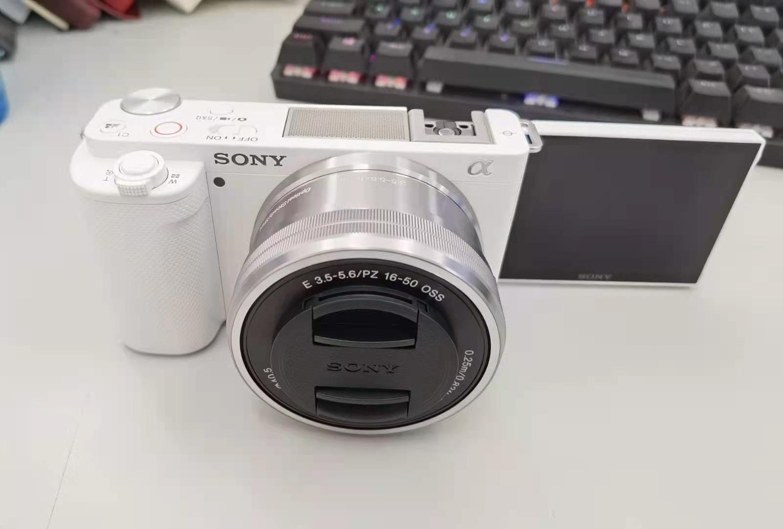 索尼zv-e10配适马500f1.4的镜头如何,索尼zv-e10相机视频效果