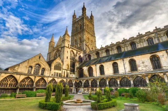 哈利波特霍格沃茨沙雕学院,哈利波特魔法霍格沃兹