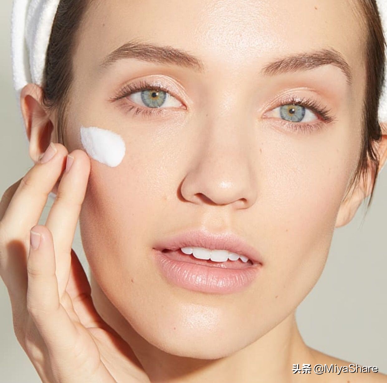 哪款乳液比希思黎更润,风靡全球的希思黎全能乳液来了