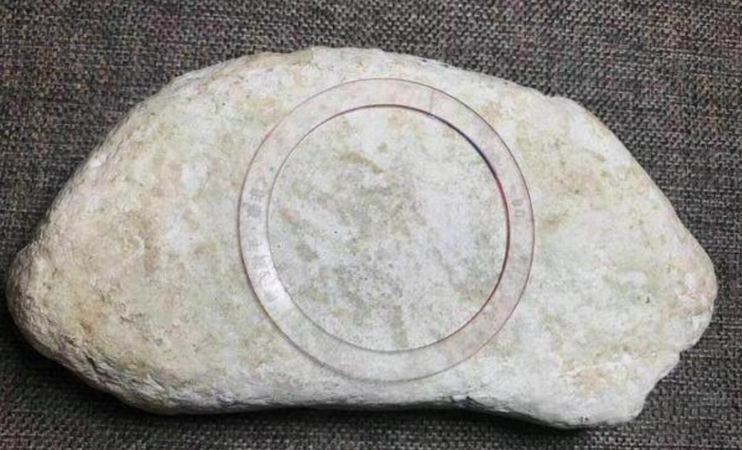 翡翠原石新手必看,如何在翡翠原石皮壳上看有没有棉