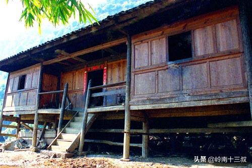 十三叔谈下广西各族各地住房的布局、配置,神龛与火塘的方位等