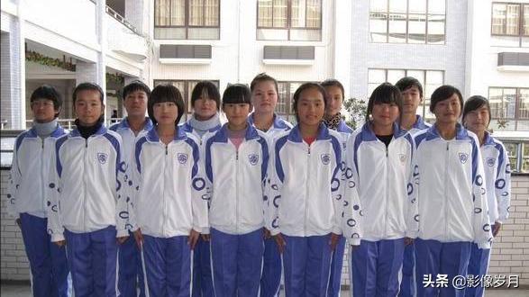 学校定制校服很好看但家长不同意,学校校服定制怎么跟家长说