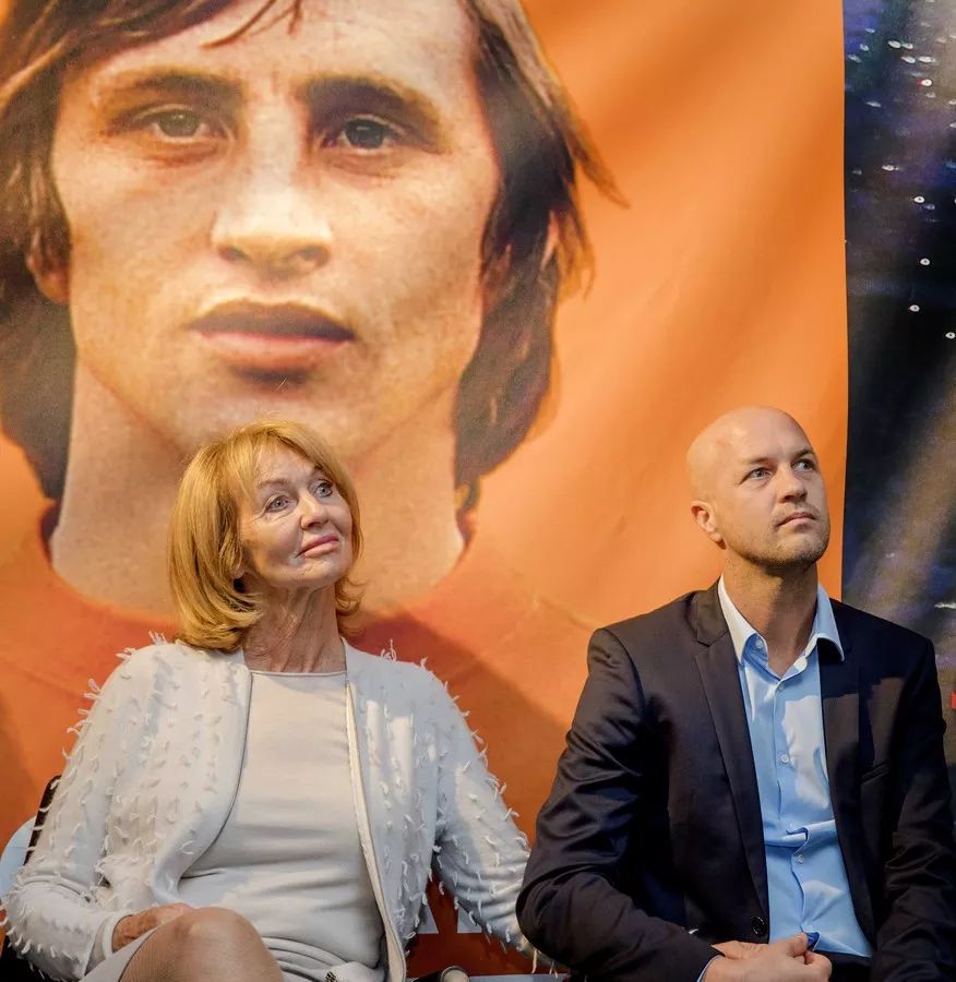 怀念克鲁伊夫,克鲁伊夫是怎么样的人