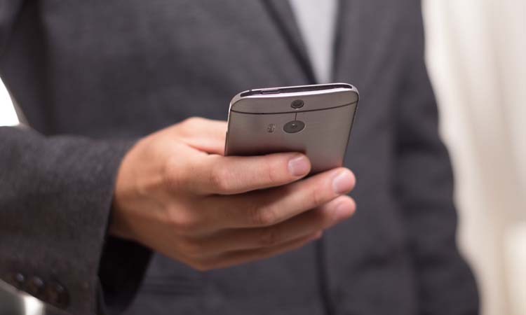 同事挑衅你如何高情商应对,跟同事吵完架还想挑衅要怎么处理