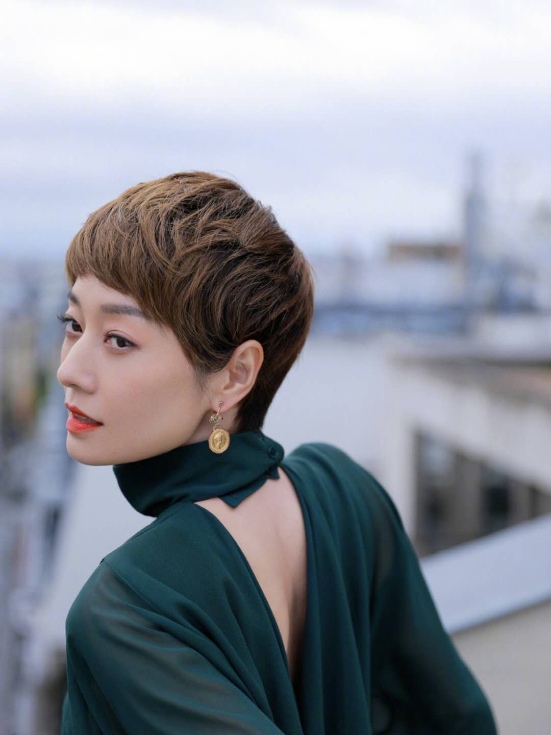 修饰脸型好看又显气质,修饰脸型显脸长发型