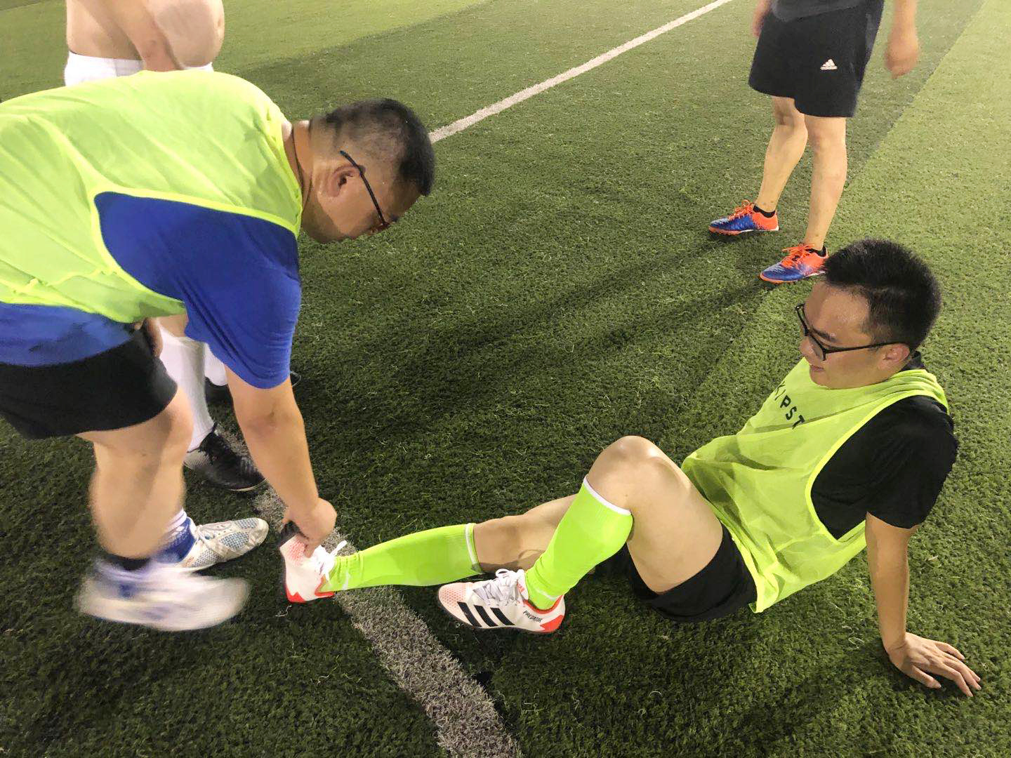 绿茵足球点亮梦想,绿茵点亮梦想足球伴我成长