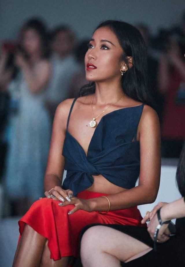 买口红都要选显白的色号 (口红必买色号推荐百搭显白)