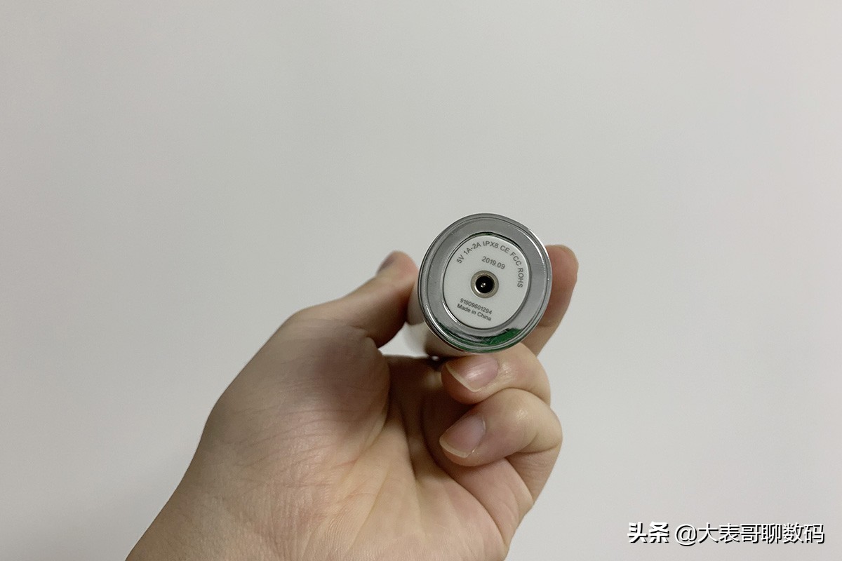 待机365天的电动牙刷,声波电动牙刷ipx8防水