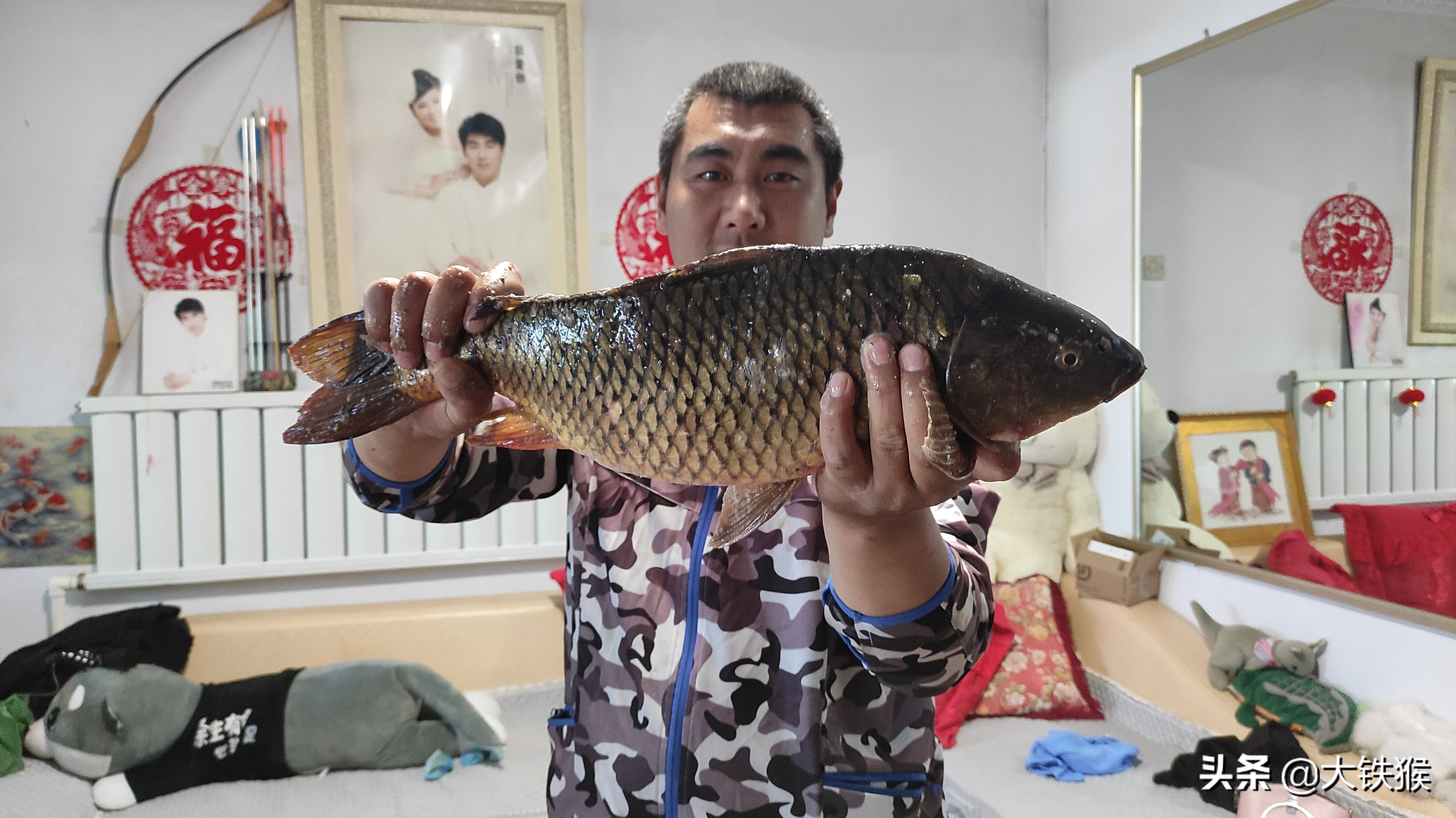 黑坑钓巨物5分钟上3条,野钓巨物成果