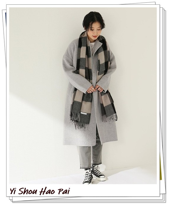 实用经典的早秋风衣穿搭示范,当你有一个黑风衣该怎么穿搭