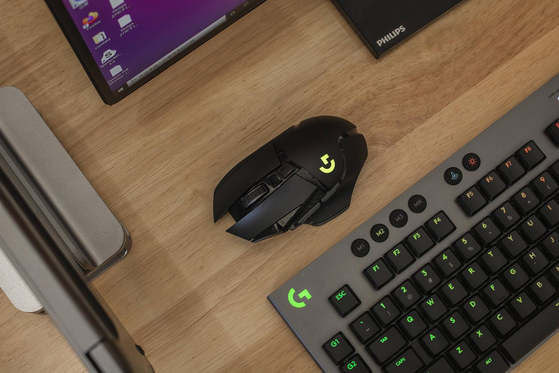 鼠标推荐罗技g502测评,血手幽灵鼠标es52pro对比罗技g502