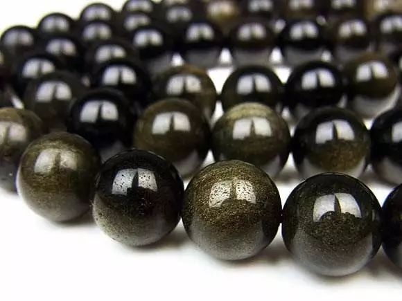 黑曜石是不透光的吗,黑曜石是非均质体吗