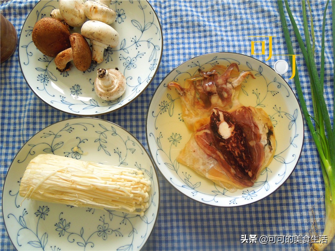 菌菇干墨鱼汤,墨鱼干杏鲍菇煲汤