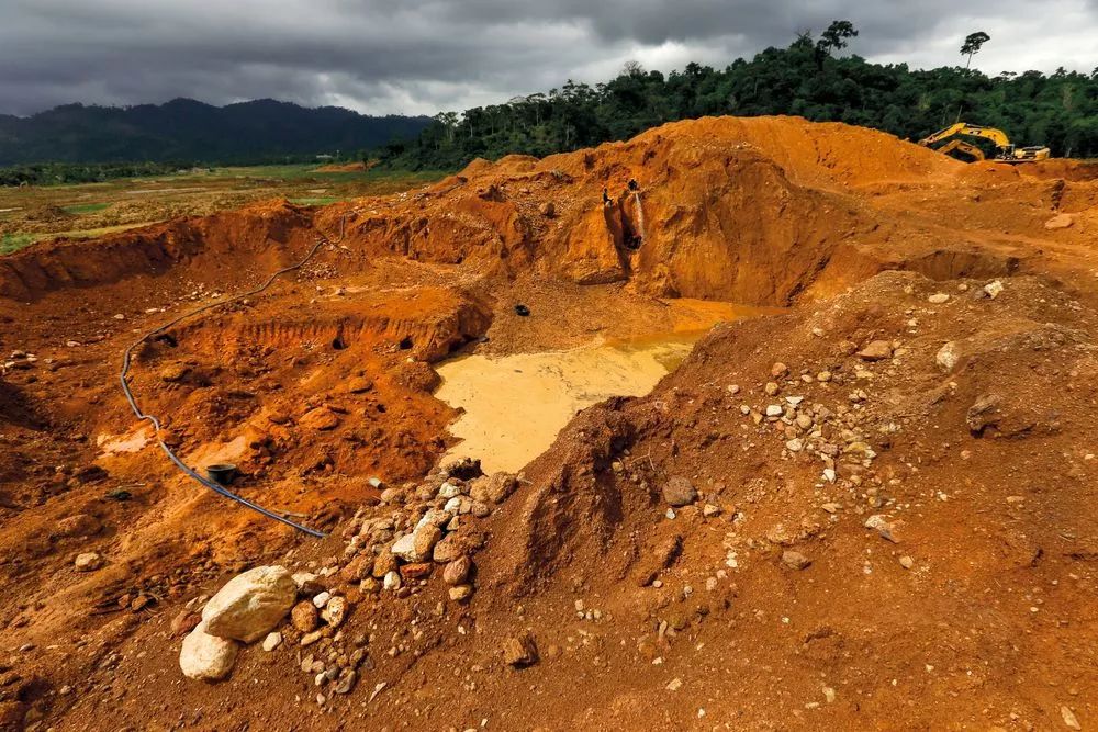 广西“上林帮”非洲淘金：枪战、瘟疫是常事，有人资产暴涨一个亿